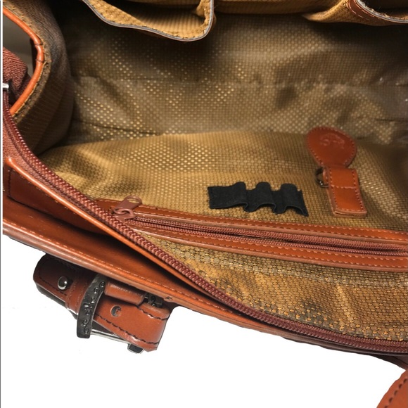 Brown Leather Marc Chantal Purse - Picture 7 of 8